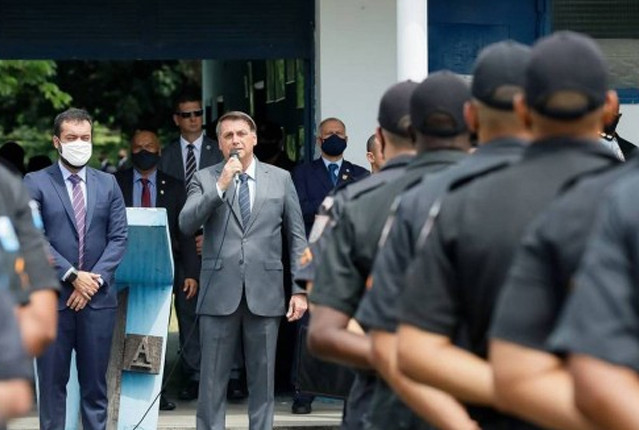 Bolsonaro sanciona lei que cria programa habitacional para policiais